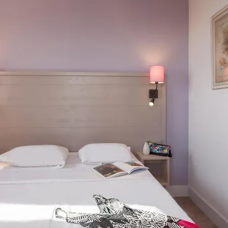 Apartment La Pinede 2p 4/5p Sv Hyères